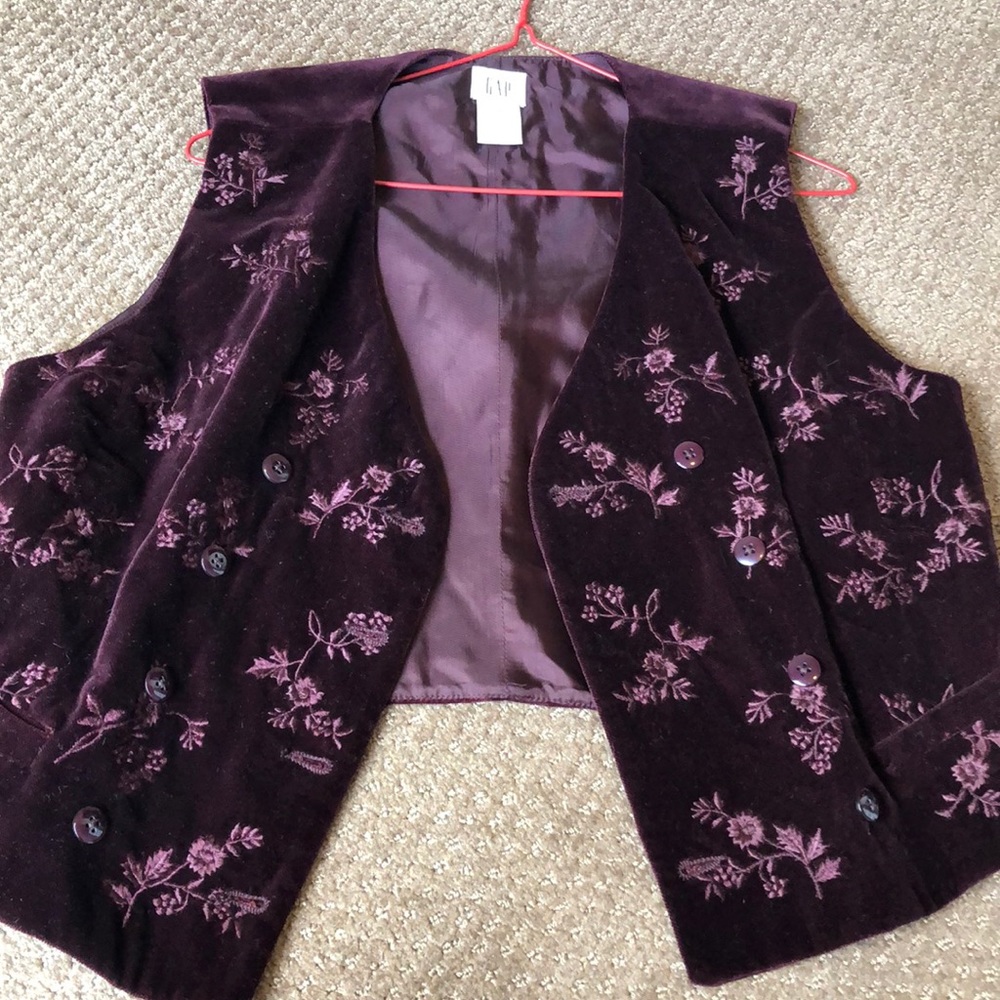 Purple velvet floral vest great condition